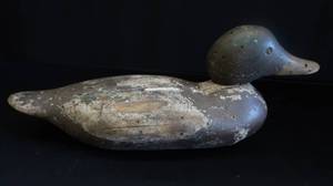 lot 85 image: COLLECTIBLE DUCK DECOY