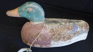 lot 89 image: COLLECTIBLE DUCK DECOY