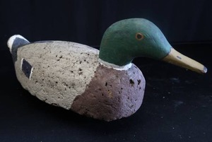lot 92 image: COLLECTIBLE DUCK DECOYS