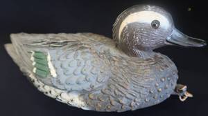 lot 93 image: COLLECTIBLE DUCK DECOYS