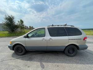 2003 Toyota Sienna CE - 2 OWNERS