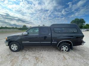 2002 Toyota Tundra SR5 V8 - 4X4 - 2 OWNERS