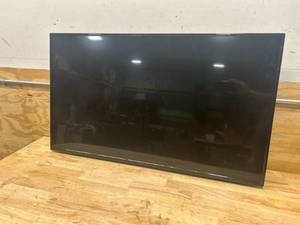 lot 68 image: INSIGNIA 43 LED TV Model NS-43D420NA20
