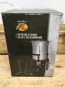 lot 157 image: Brass Pro Shops 30 Quart Aluminum Turkey Fryer