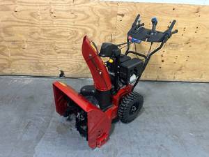 lot 207 image: TORO 24 in. (61 cm) Power Max 824 OE Gas Snow Blower