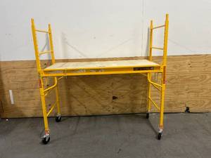 lot 211 image: Metaltech Multi-Purpose 6ft. Baker-Style Scaffold, 1100-Lb. Capacity, Steel, Model# I-CISC