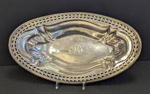 lot 28 image: Vintage Meriden Sterling Silver Monogrammed Bowl