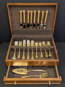 lot 59 image: Towle Gold Tone Stainless Steel Flatware Set