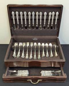lot 6 image: Gorham Strasbourg Sterling Silver Flatware Set