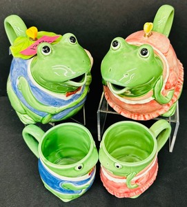 lot 138 image: Vintage Novelty Hand Painted Frog Teapots and Mugs by Mary Ann Baker Design