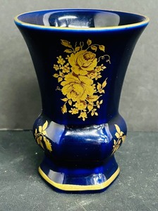 lot 149A image: Beautiful Vintage Cobalt Blue and 22K Gold German Vase