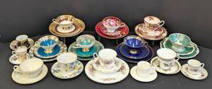 lot 66 image: Beautiful Variety of Vintage Teacups