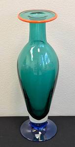 lot 41 image: Orrefors Erika Nils Lagerbielke Green Tulip Vase