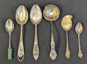 lot 84 image: Assorted Vintage Sterling Silver Spoons