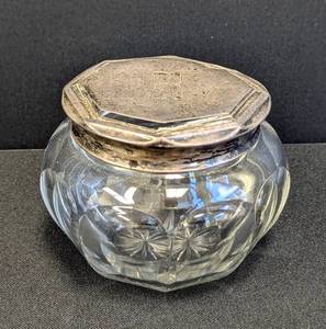 lot 114 image: Antique Sterling Silver Topped Vanity Jar