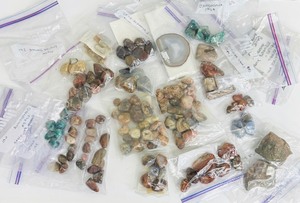 lot 164 image: Box of Miscellaneous Assorted Rocks