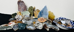 lot 176 image: Two Boxes of Agates including Peru - Pro Colombian Figure, Oregon State Rock, Mary Ellen Stromatolite Tumbled Stone and Much More