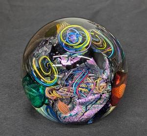 lot 25 image: Aro Schulze Art Glass Paperweight