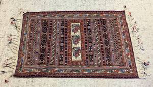 lot 190 image: Beautiful Knotted Wool Kilim Accent Rug