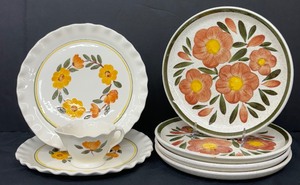lot 90B image: Vintage Stangl Hand Painted Pottery Plates Rustic Garden and Sunshine