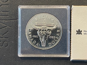 lot 4 image: 1982 Canada Silver Dollar Proof