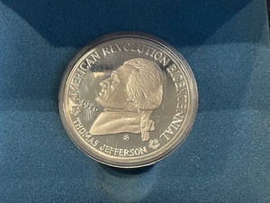 lot 11 image: 1976 Silver Bicentennial Medal