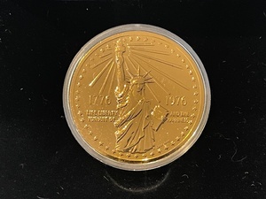 lot 14 image: 1976 Gold Plated Bicentennial Medal