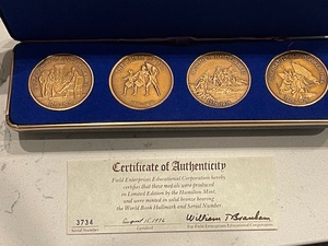 lot 36 image: 1976 Bronze Independence Medal Set