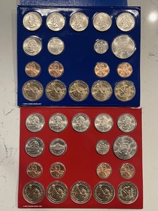 lot 55 image: 2009 P&D Mint Sets