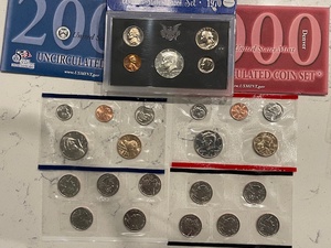 lot 59 image: 1970-S Proof Set and 2000 P&D Mint Sets