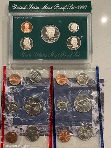 lot 71 image: 1997-S Proof Set and P&D Mint Sets
