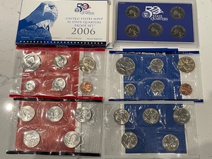 lot 91 image: 2004 P&D Mint Sets and 2006 State Quarter Proof Set