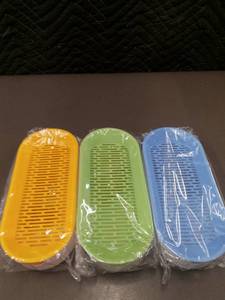 Set of 3 Plastic Strainer Containers with Different Colored Lids