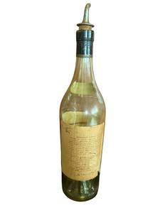 lot 9 image: RARE Vintage 22 Hennessy V.S.O.P. Cognac Bottle with Tax Stamps