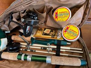 lot 13 image: Vintage Fishing Tackle including Diawa 7280A Spinning Reel, Gladding South Bend 125 Spinning Cast Reel, and More