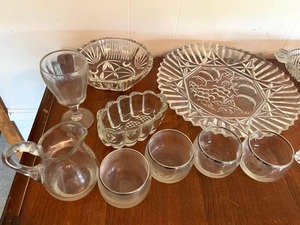 lot 16 image: Vintage Glassware Lot