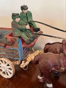 lot 17 image: RARE Vintage Cast Iron Toys - Horse Drawn Keg Cart with Drivers and BarrelsFireman Fire Pumper Wagon Horse Drawn ToyCast Iron Canon