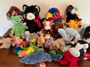 lot 35 image: Vintage Beanie Baby Collection