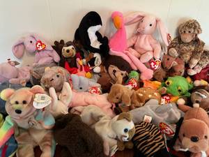 lot 36 image: Vintage Beanie Baby Collection