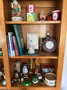 lot 65 image: Huge Collection of St. Patricks Day Collectibles and Books