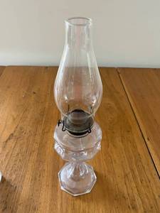 lot 89 image: Vintage Clear Glass Oil Lamps