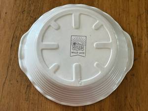 lot 95 image: Mille Lacs Grand Casino 10 Stoneware Pie Dish in Nice Condition