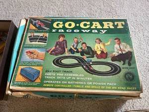 lot 117 image: Vintage Toy Collection - Eldon Go-Cart Raceway and More