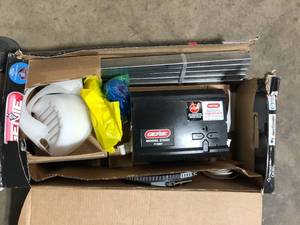 Genie Signature Series 34 hp. Ultra-Quiet Belt Drive Smart Garage Door Opener   Customer Returns See Pictures
