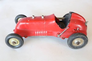lot 702 image: Vintage Collectible Red Roy Cox Thimble Drome .045 Special Race Car...