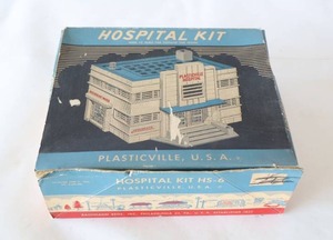 lot 710 image: Model Train Accessories...Vintage Bachmann Bros Plasticville USA Hospital Kit HS-6 wBox...