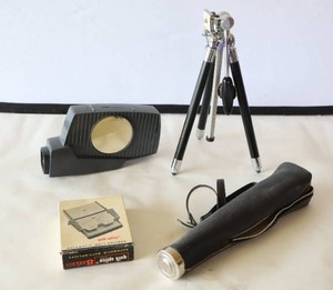 lot 718 image: Vintage HUDSON PHOTOGRAPHIC INDUSTRIES. PREVIEWER 8- AUTOMATIC ACTION 8MM MOVIE VIEWER, Tripod Etc