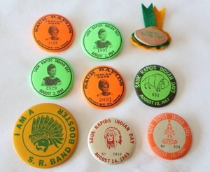 lot 720 image: Collectible Vintage Pin-Backs 1960s Sauk Rapids Indian Days