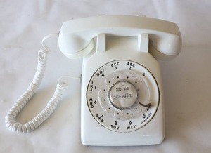 lot 725 image: Vintage White Desktop Counter Rotary Retro Phone, Landline Telephone with Old Fashion Rotary Dial, Adjustable Volume Corded Phone
