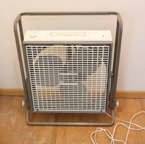 lot 756 image: Vintage Nostalgic Sears Kenmore Fan on Rolling Stand Roll O Matic 22 Box Fan with Thermostat